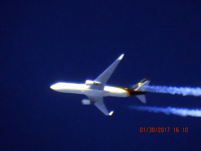 BOEING 767-300 (N326UP)
