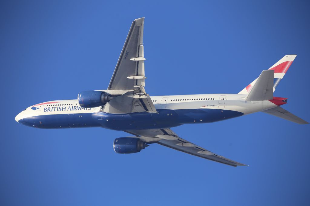 Boeing 777-200 (G-YMMI)