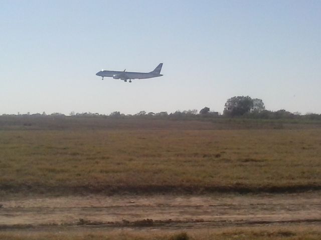 Embraer ERJ-190 (LV-CEU) - La Previa a la Llegada del A124 en SACO