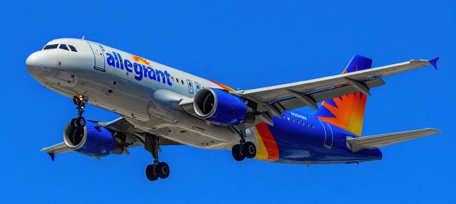 Airbus A320 (N294NV) - N294NV Allegiant Air Airbus A320-214 s/n 4941 - Las Vegas - Harry Reid International Airport KLASbr /USA - Nevada May 13, 2022br /Photo: Tomás Del Coro