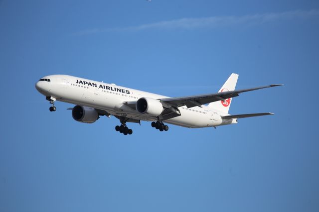 BOEING 777-300ER (JA739J)