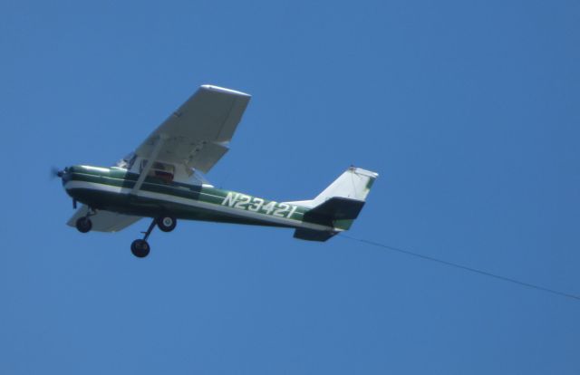Cessna Skyhawk (N23421) - Shown here is a Cessna Skyhawk currently being used as a banner plane off the coast of Monmouth NJ in the Summer of 2017.