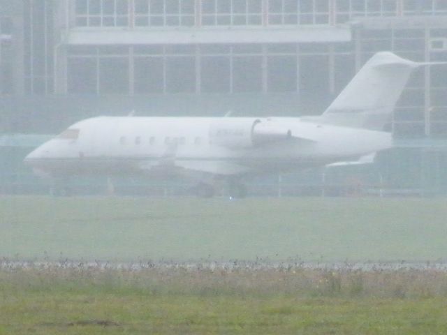 Canadair Challenger (N374G)