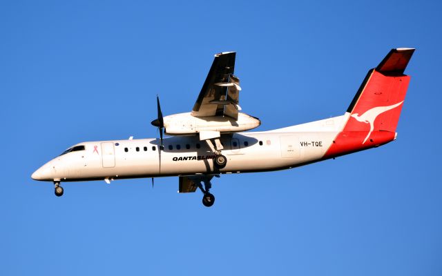 de Havilland Dash 8-300 (VH-TQE)