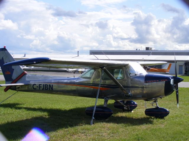 Cessna Commuter (C-FJBN) - waiting for the next flight at Ottawa flying club.