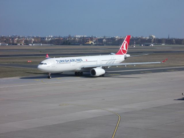 Airbus A330-300 (TC-JNO)