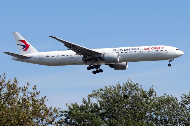 BOEING 777-300 (B-2023) - 'China Eastern 587' arriving from Shanghai Pudong International Airport 