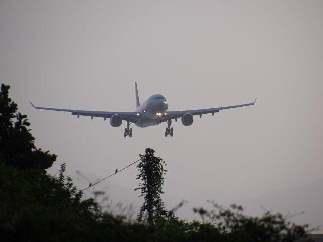 Airbus A330-300 (G-VLUV)