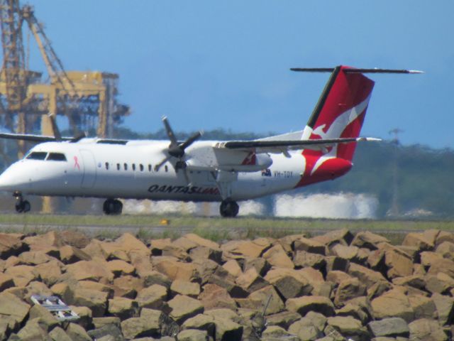 de Havilland Dash 8-300 (VH-TQY)