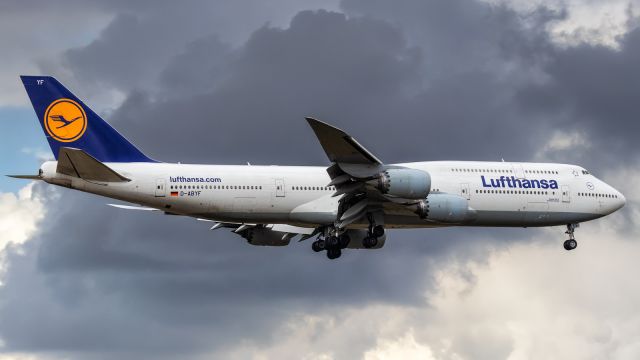 BOEING 747-8 (D-ABYF)