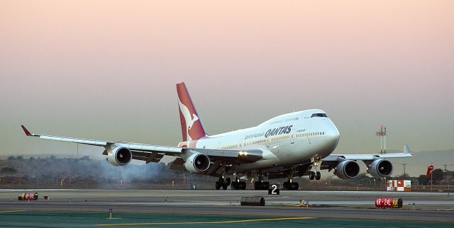 Boeing 747-400 (VH-OEH) - Early morning arrival Los Angles, California USA. 8 November 2014