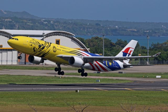 Airbus A330-300 (9M-MTG) - "Malayan Tiger" livery