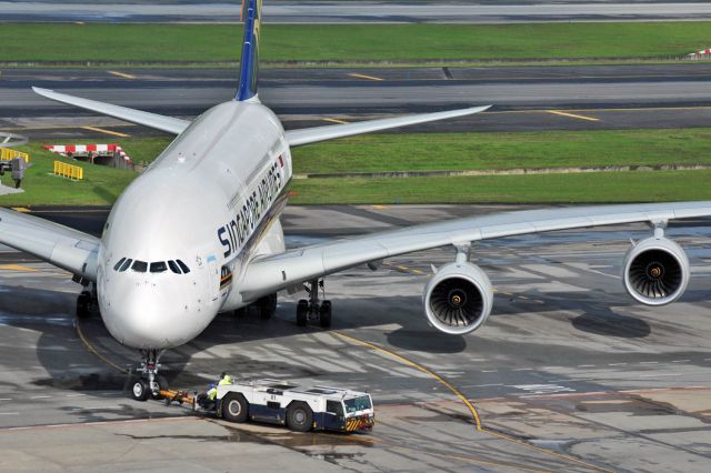 Airbus A380-800 (9V-SKQ)