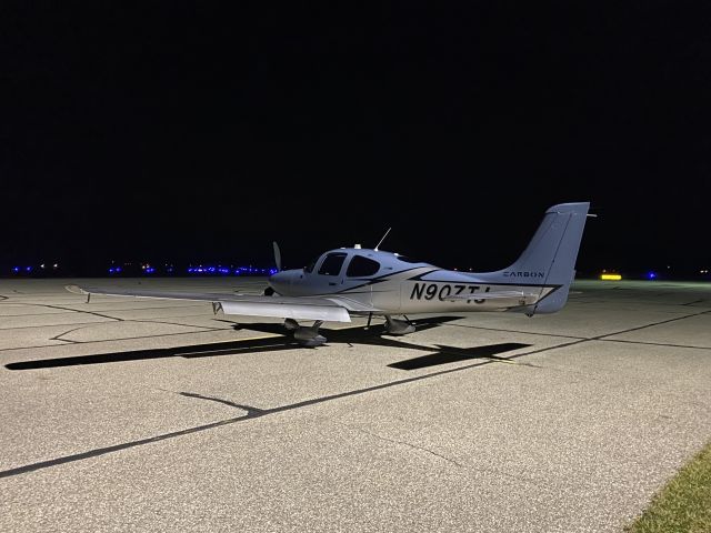 Cirrus SR-22 (N907TJ)