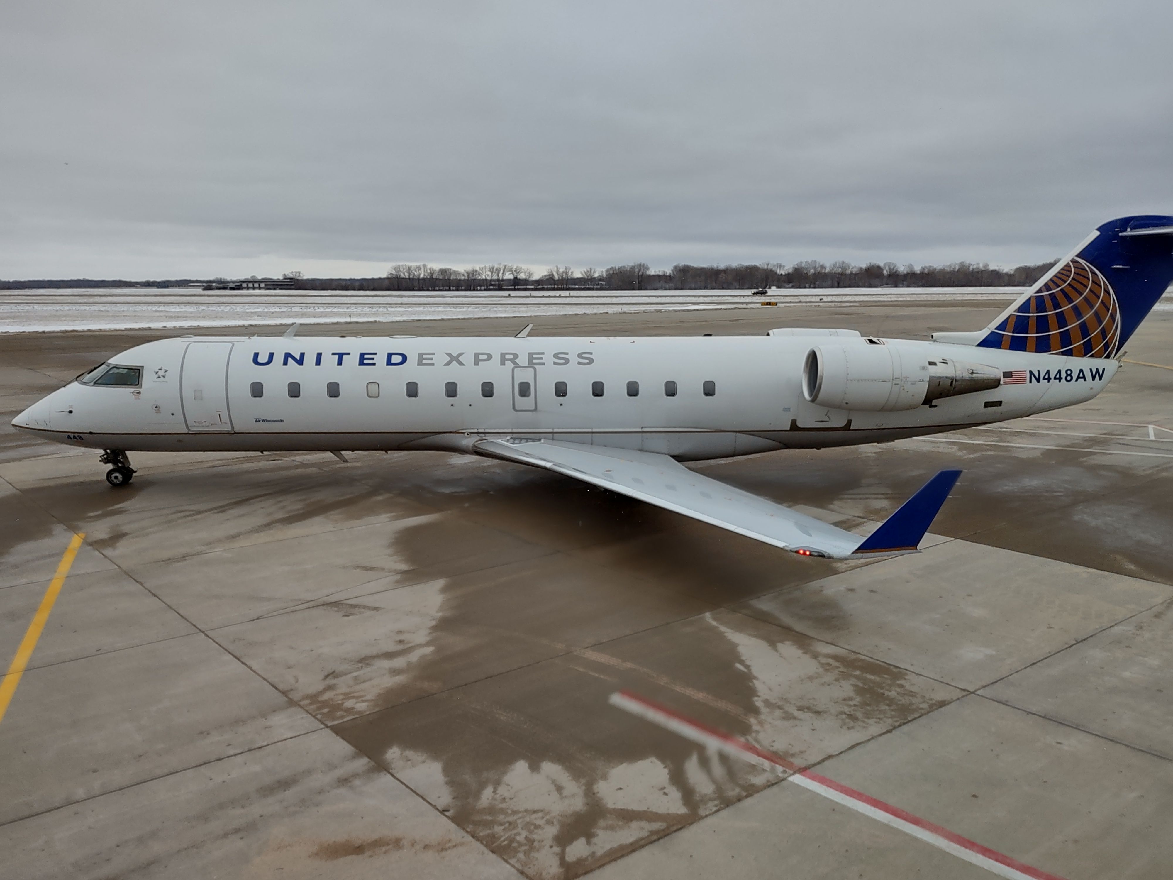 Canadair Regional Jet CRJ-200 (N448AW)