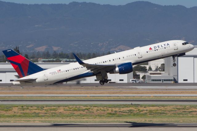 Boeing 757-200 (N542US)