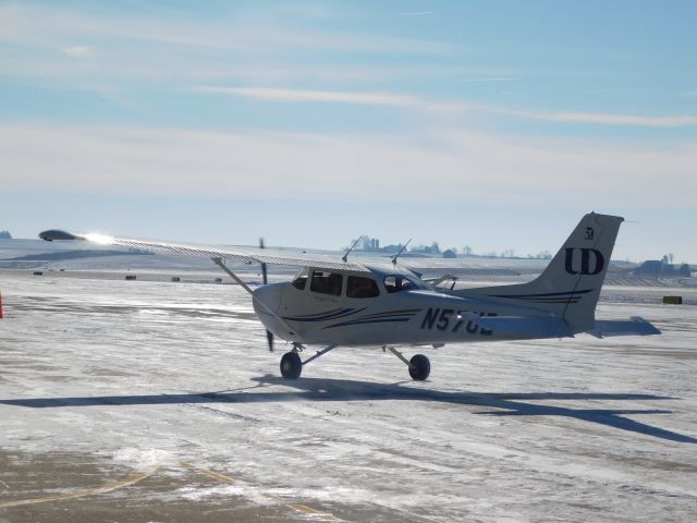 Cessna Skyhawk (N57UD) - A clear January day meant a busy day of flying for University of Dubuque Aviation Students.  In this case, a near empty ramp was a good thing!!!