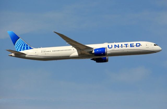 BOEING 787-10 Dreamliner (N13013)