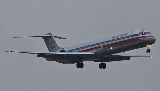 McDonnell Douglas MD-83 (N9617R) - Arriving to DFW on a dark, hazy, high moisture evening (please view in "full" for best image quality)