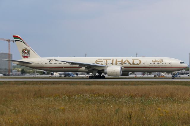 BOEING 777-300ER (A6-ETN)