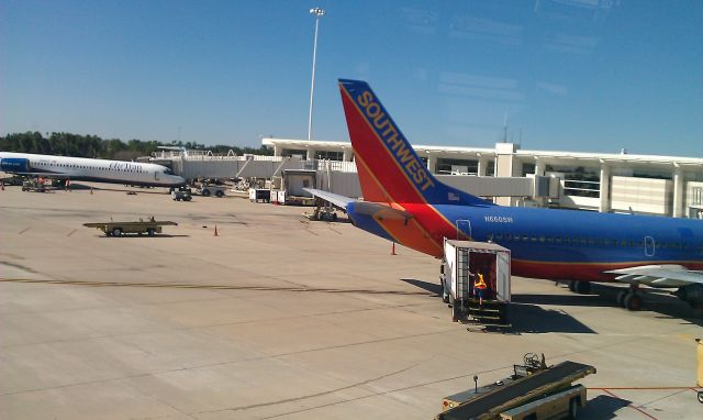Boeing 737-700 (N660SW)