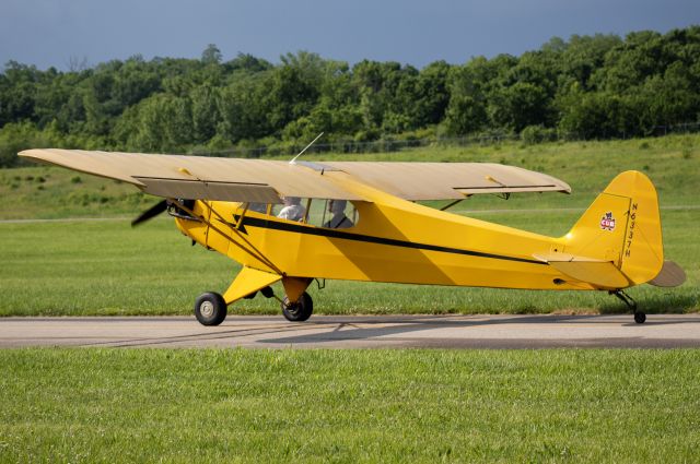 Piper NE Cub (N6337H) - Mr. Hogan's Piper J-3 Cub taxiing for Runway 11 at Butler Co. Regional Airport.