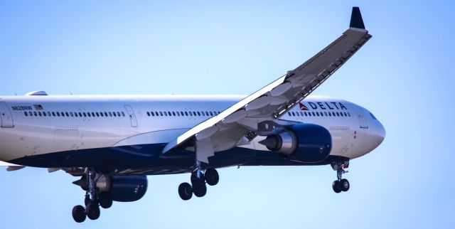 Airbus A330-300 (N828NW) - AMS  4-24-2025