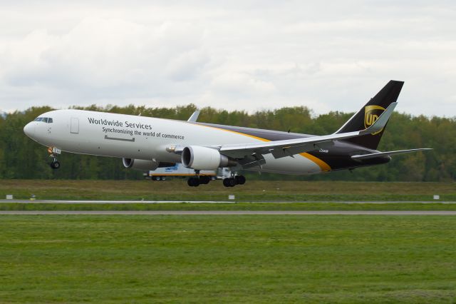 BOEING 767-300 (N334UP) - First UPS 767 with winglets