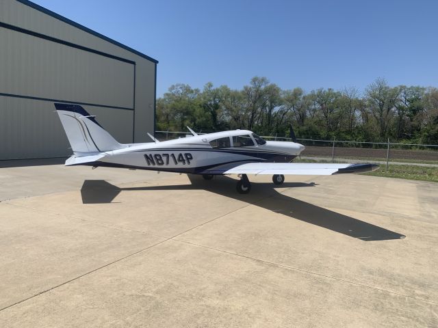 Piper PA-24 Comanche (N8714P)