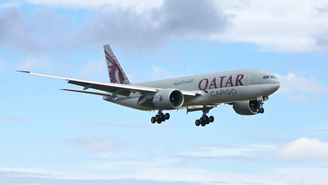 Boeing 777-200 (A7-BFO) - BOE210 on final to Rwy 16R to complete a C1 flight on 9.11.18. (B777-FDZ / ln 1571 / cn 62772).