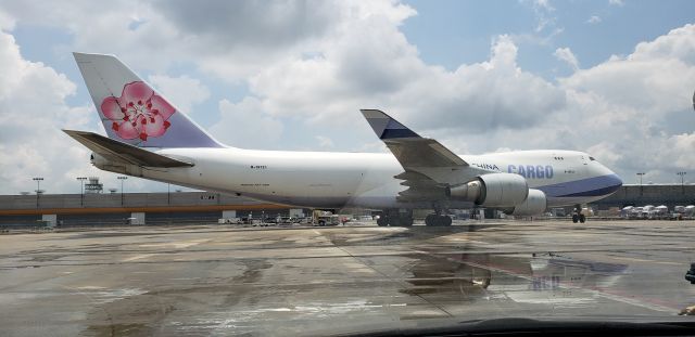 Boeing 747-400 (B-18721)