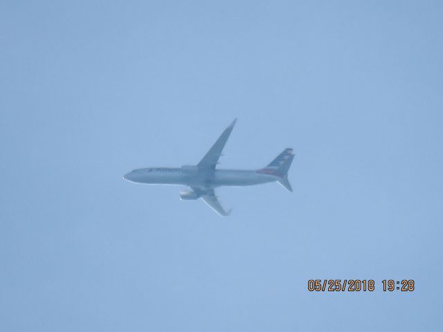 Boeing 737-800 (N814NN)