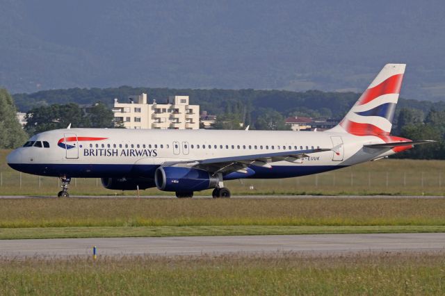 Airbus A320 (G-EUUK)