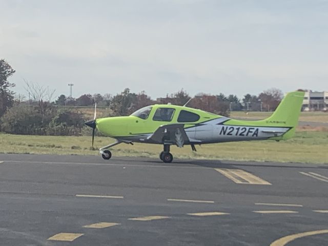 Cirrus SR-20 (N212FA) - N212FA (SR20) arriving at Wings Field (KLOM)br /Photo Date: November 20, 2021