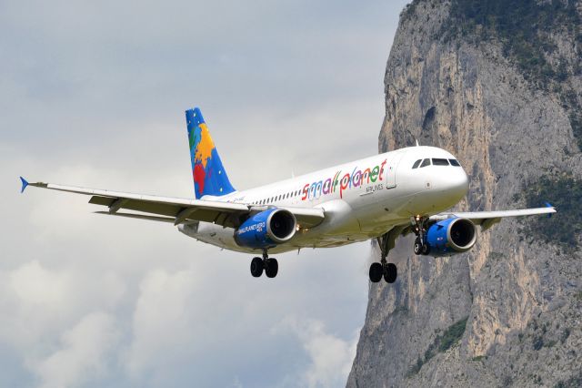 Airbus A320 (SP-HAG)