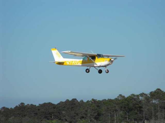 Cessna 152 (N714VG) - A fine example of a C152 landing RWY 18 in Tallahassee.