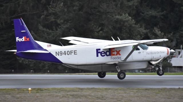 Cessna Caravan (N940FE) - FedEx Feeder departing runway 16 at Friday Harbor Airport, Washington