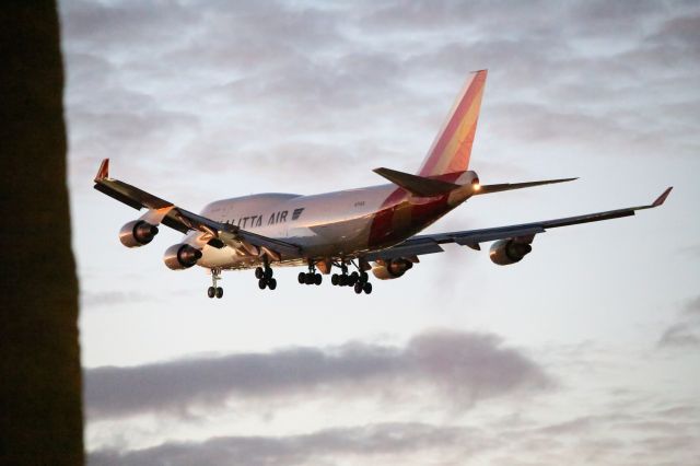 Boeing 747-400 (N708CK)