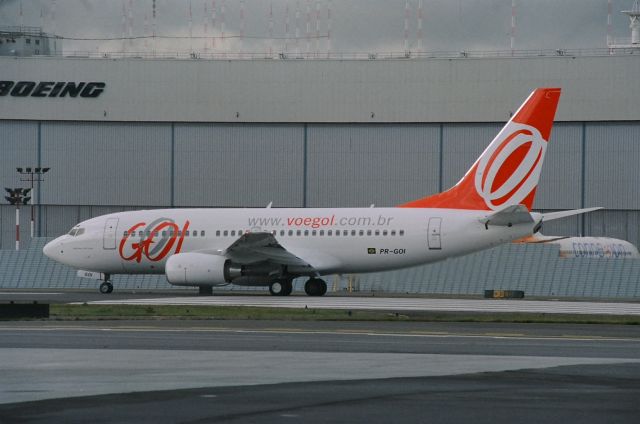 Boeing 737-700 (PR-GOI) - KBFI - Jan 2005 - new 737-700 on the runway for a pre-delivery test flight.