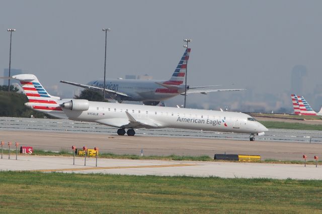 Canadair Regional Jet CRJ-200 (N958LR)