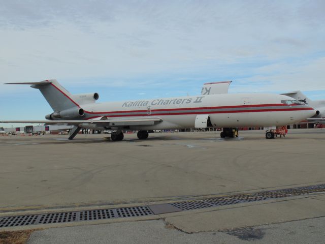 Boeing 727-100 (N726CK) - Pulling into the aviation museum, I see 2 Boeing 727's and i just had to take a picture of them.