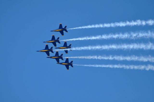 — — - The Blue Angels performing in Wings over Houston!