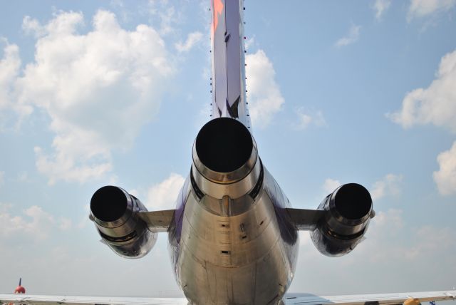 BOEING 727-200 (N483FE) - Tail of the 727