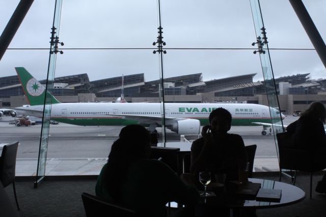 BOEING 777-300 (81-6713) - Look at the shear size of the 777-300ER, in the Admirals Club at LAX