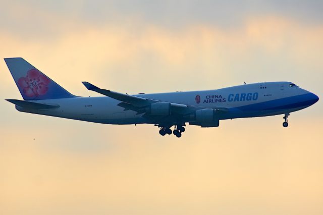 Boeing 747-400 (B-18710)
