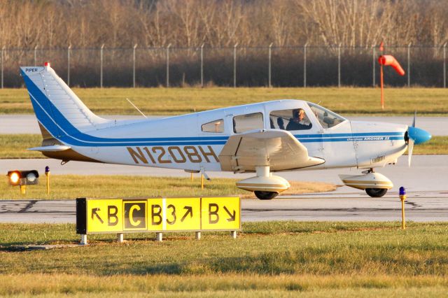 Piper Cherokee (N1208H)