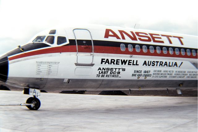 VH-CZA — - ANSETT AIRLINES OF AUSTRALIA - DOUGLAS DC-9-31 - REG : VH-CZA (CN 47003/86) - TULAMARINE MELBOURNE VIC. AUSTRALIA - YMML (3/7/1982)35MM SLIDE CONVERSION USING A LIGHTBOX AND A NIKON L810 DIGITAL CAMERA IN THE MACRO MODE.