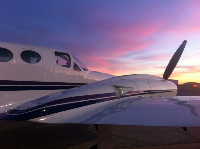 Cessna 421 (N5996M)