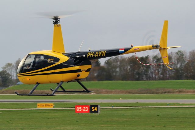 PH-AVW —