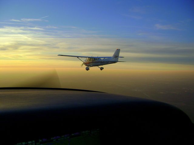 Cessna Skyhawk (N662SP) - kyle petty solo formation flight